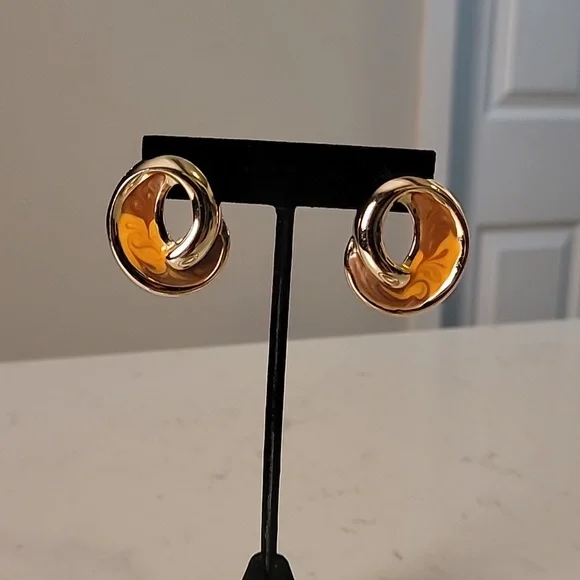 Vintage Gold Tone Omega Necklace Bracelet and Earrings Set - Picture 2 of 11